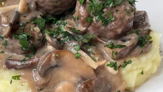 Meatballs in Mushroom Cream Sauce