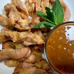 Chicken satay with peanut sauce